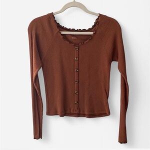 AE Scalloped Neck Long Sleeve Top